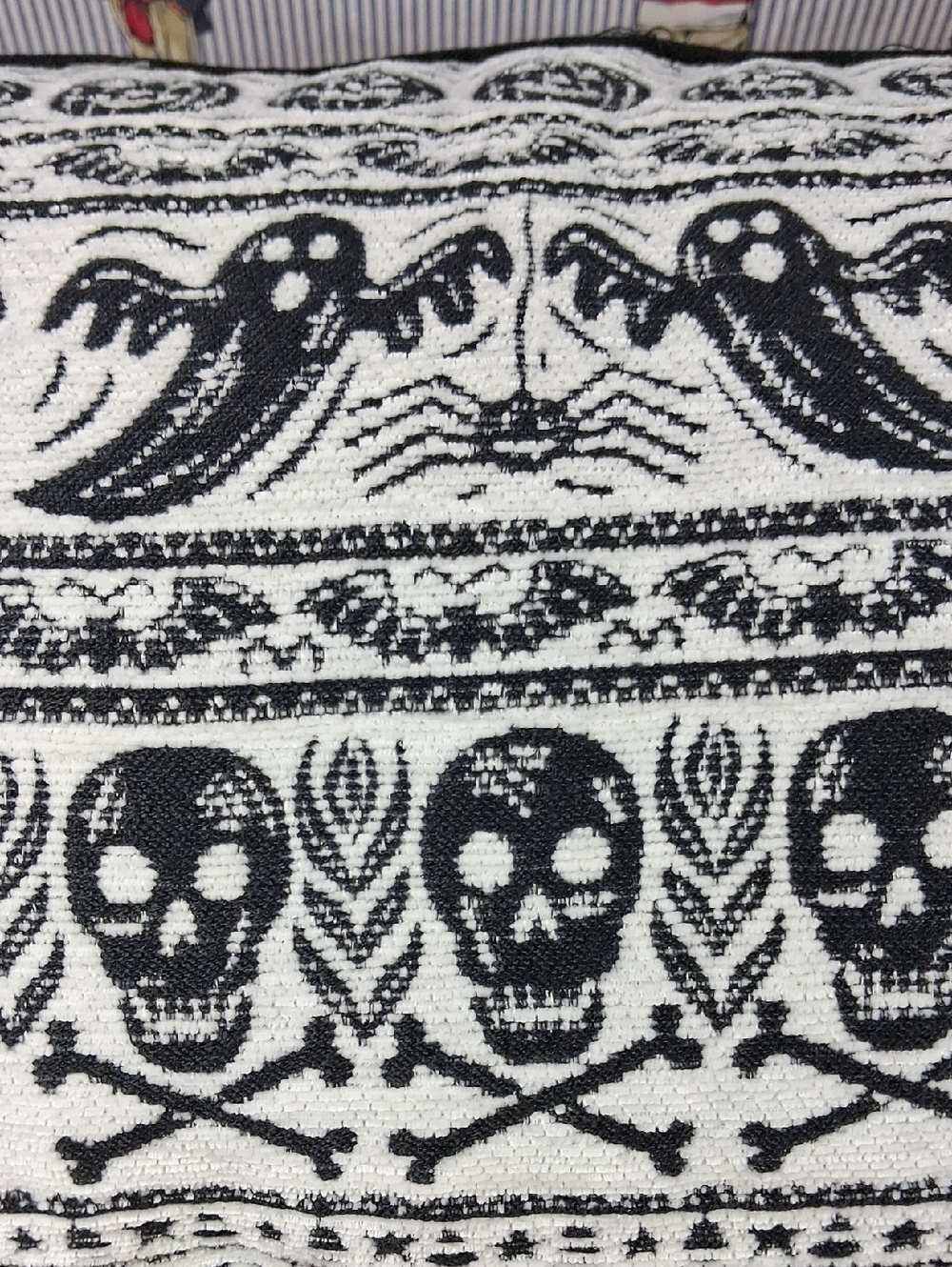 Rachel Zoe Skull Ghost Witch Knit Lumber Throw Zipper Cover Pillow 27 X 13.5 - Picture 3 of 6